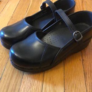 Dansko Marcelle Mary Janes Black Cabrio 39